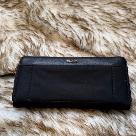 Tumi Black Leather Clutch with Gold Detail - Picture 2 of 10